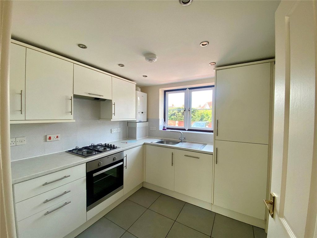 Property photo 2 of 12 Picture No. 27