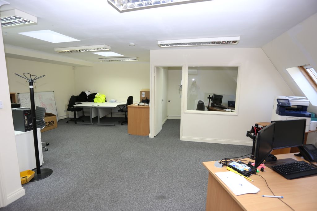 Property photo 3 of 6