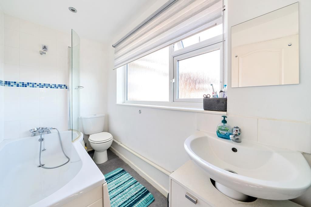 Property photo 3 of 22 Bathroom