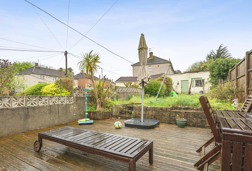 Property photo 2 of 12 1437779-28-69Df91...