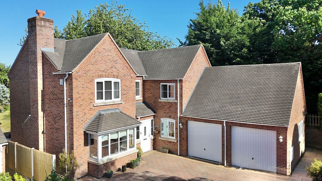 Property photo 2 of 33