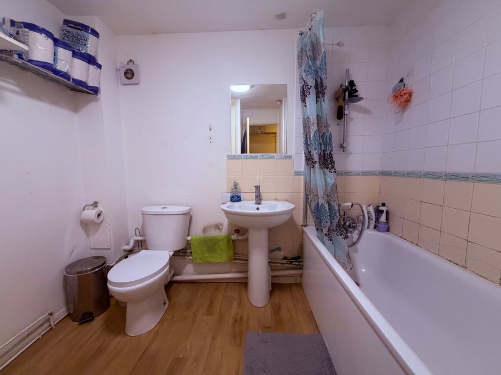 Property photo 3 of 5
