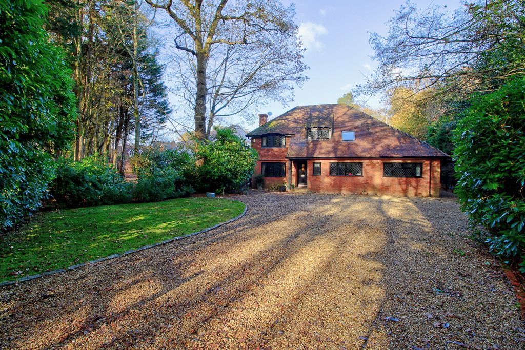 Property photo 1 of 28