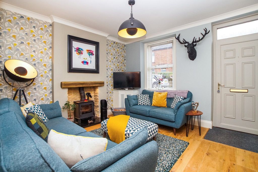 Property photo 3 of 20 Lounge