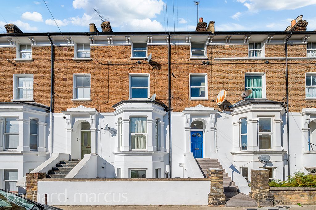 Property photo 1 of 9
