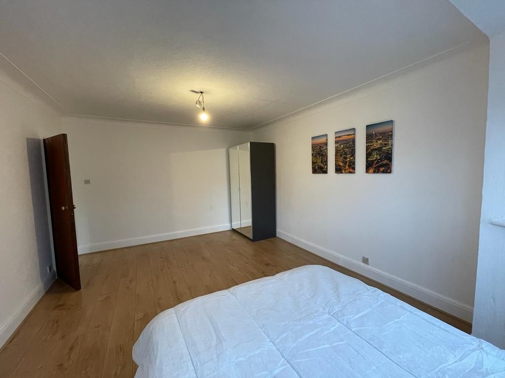 Property photo 1 of 3 Room