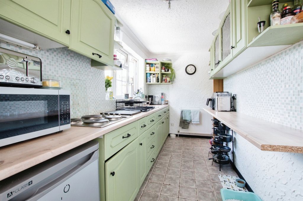 Property photo 1 of 17