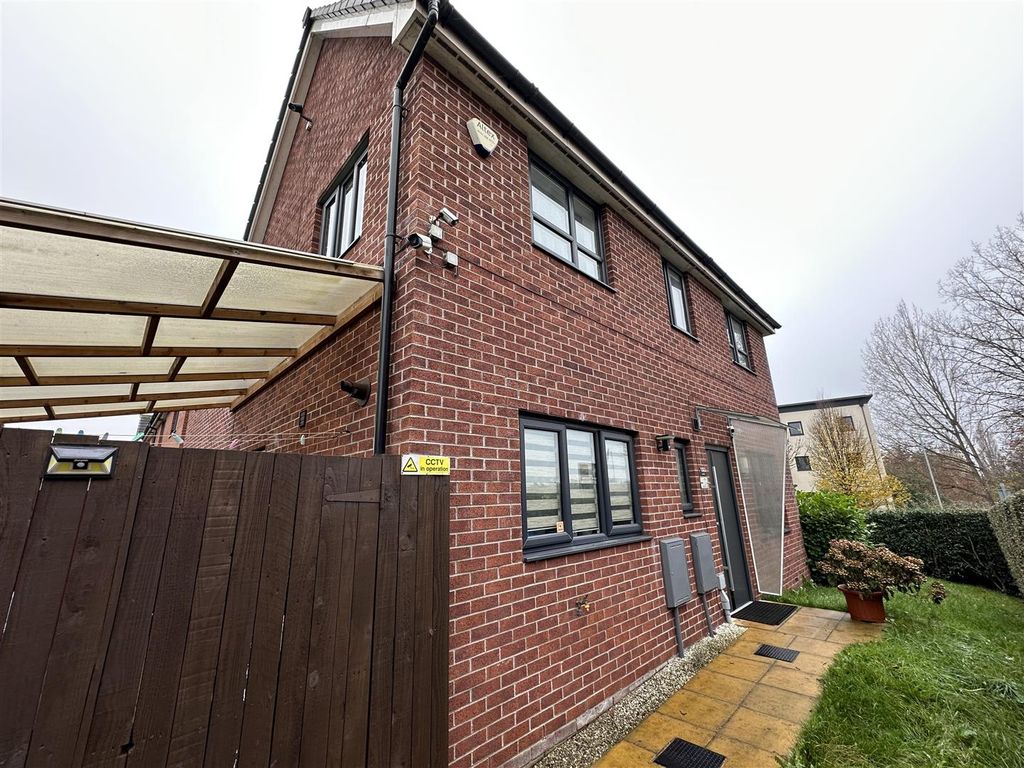 Property photo 2 of 16