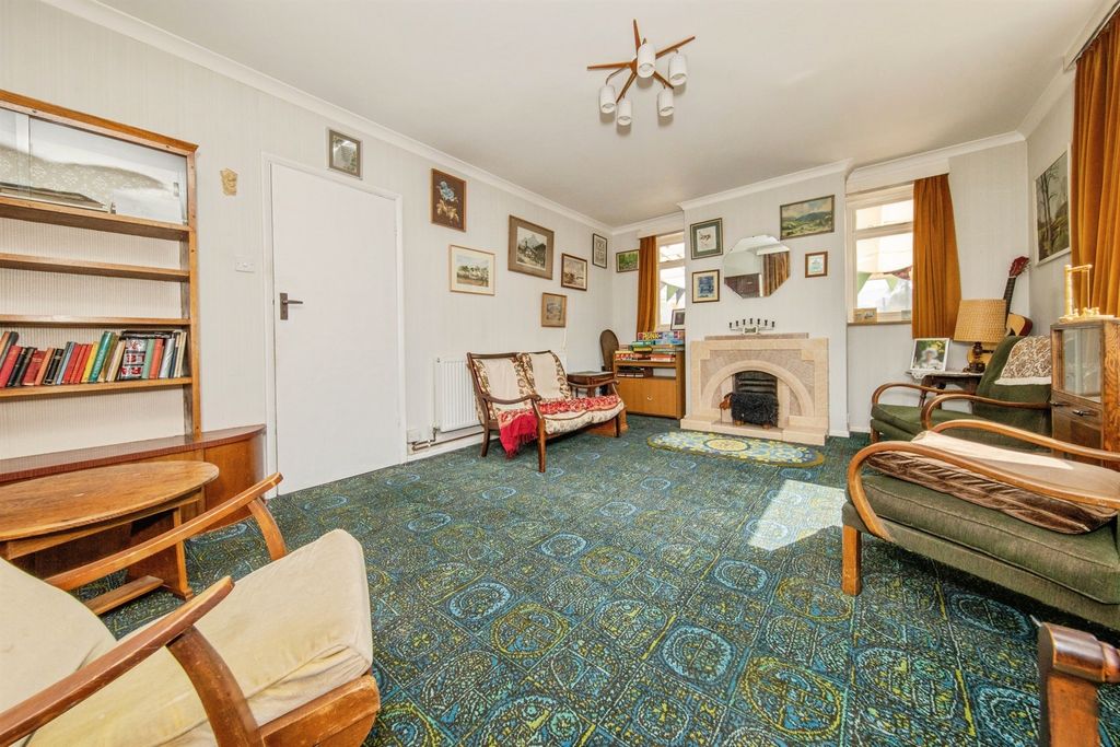 Property photo 3 of 26