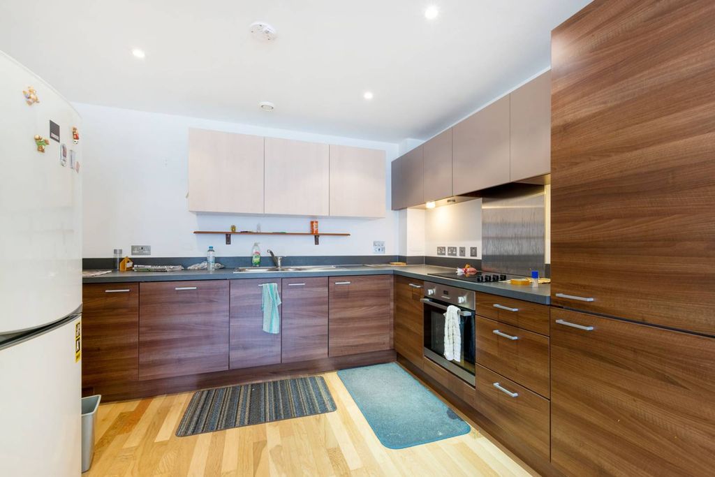 Property photo 3 of 6