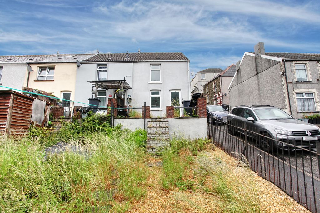 Property photo 3 of 13 Garden