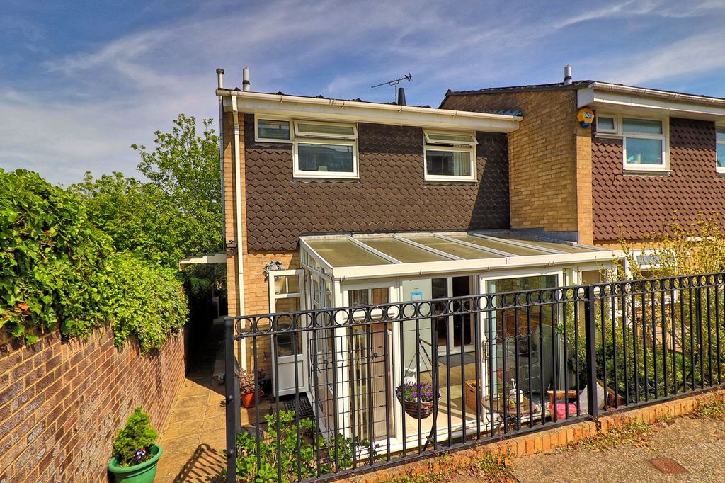 Property photo 2 of 34