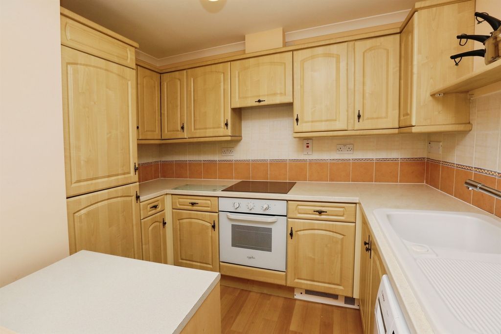Property photo 2 of 14