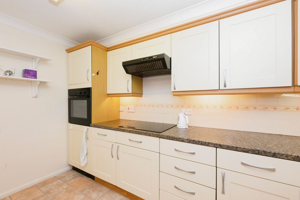 Property photo 2 of 13