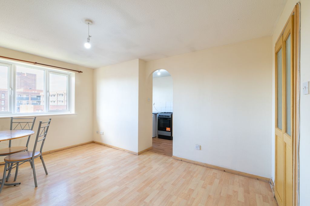 Property photo 3 of 14 Living Room