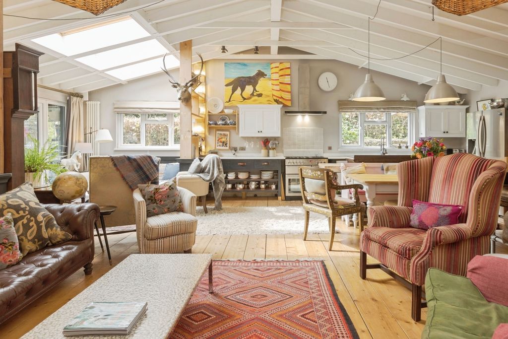 Property photo 3 of 20 Pbox-Img.Jpg