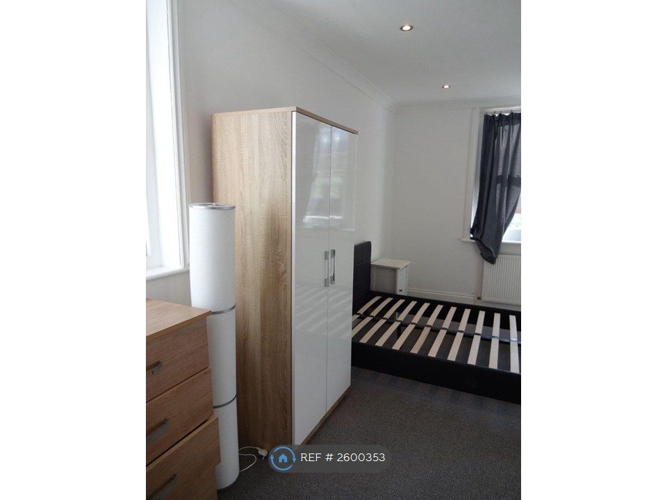 Property photo 3 of 6