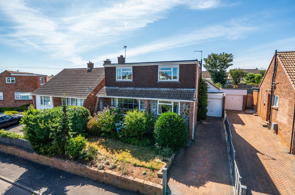 Property photo 1 of 20 Outside