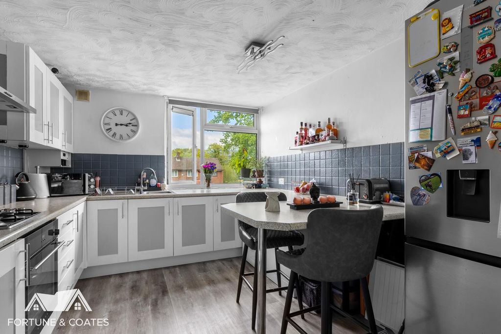 Property photo 3 of 12 Adingtons_1.Jpg