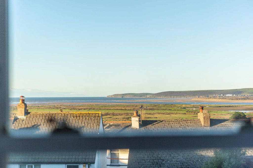 Property photo 1 of 41