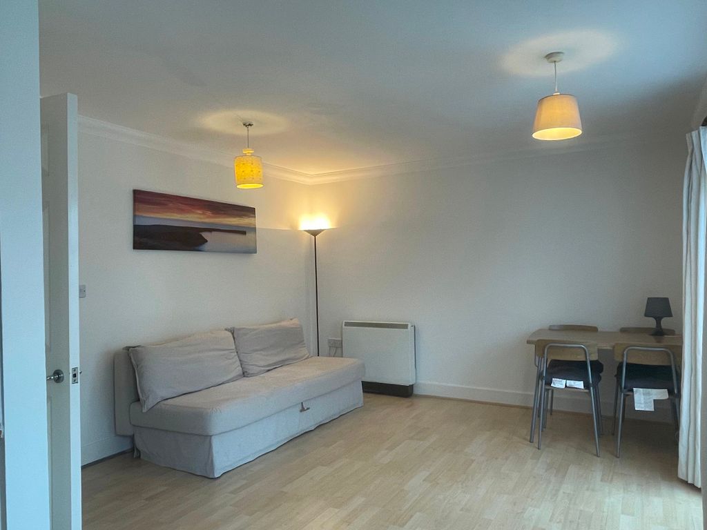 Property photo 3 of 8