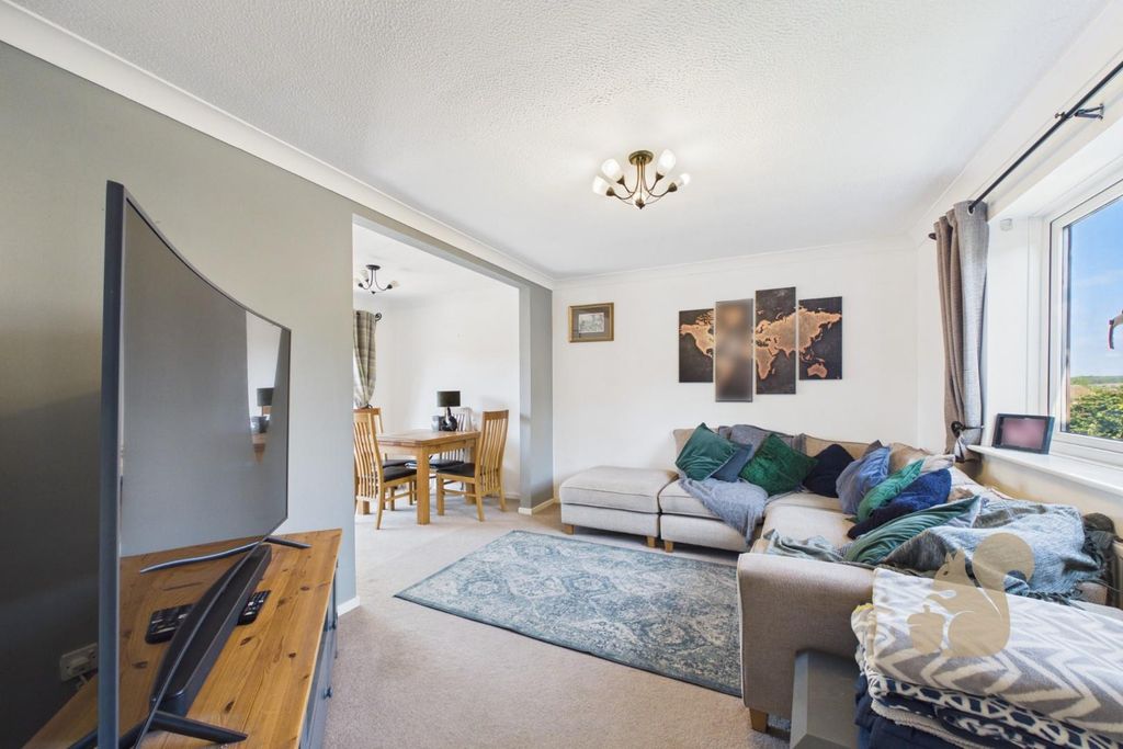 Property photo 2 of 17 Cam01659G0-Pr0934-Still009.Jpg