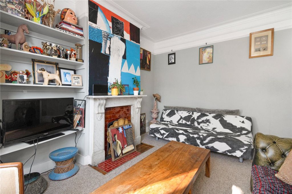 Property photo 3 of 15 Reception