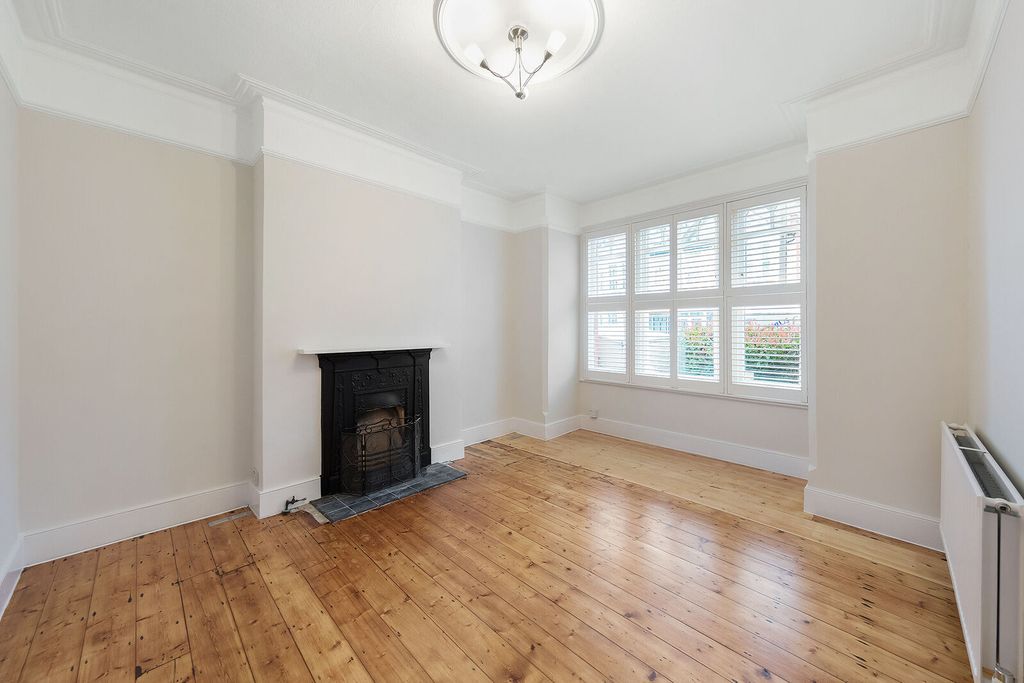 Property photo 2 of 21