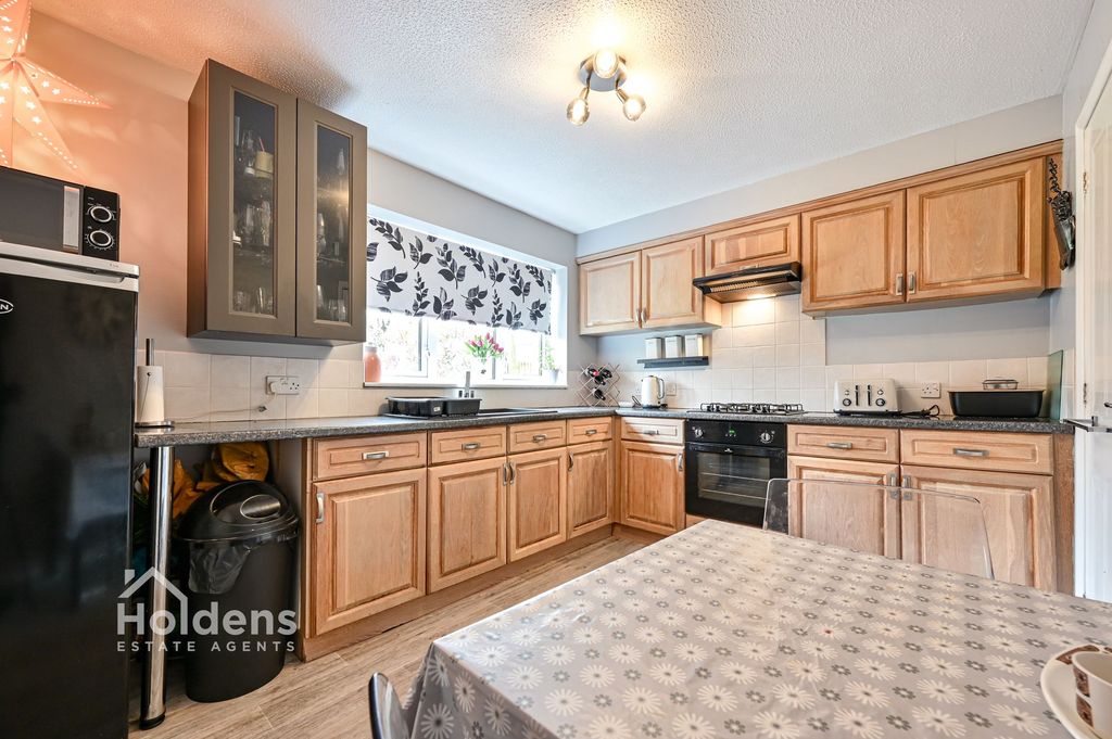 Property photo 3 of 24