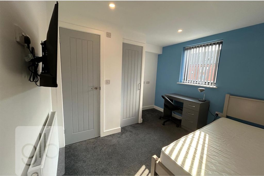 Property photo 2 of 9 2.Png