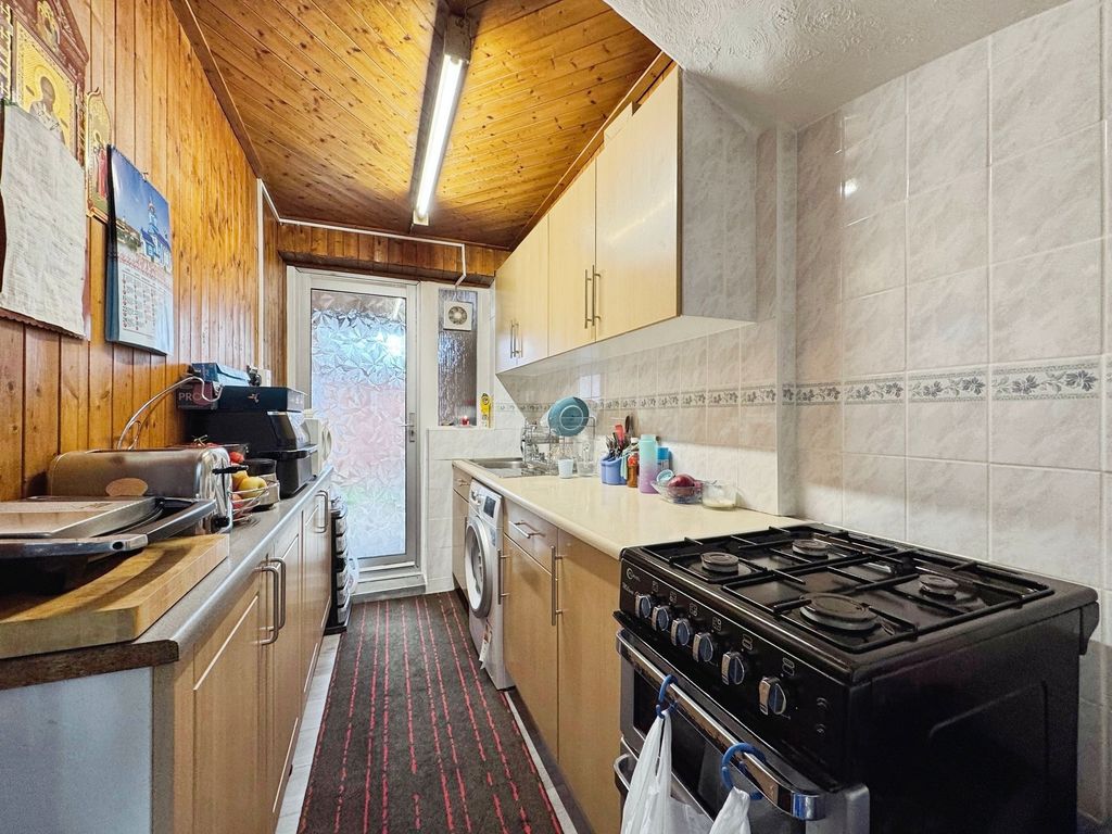 Property photo 3 of 15 Kitchen