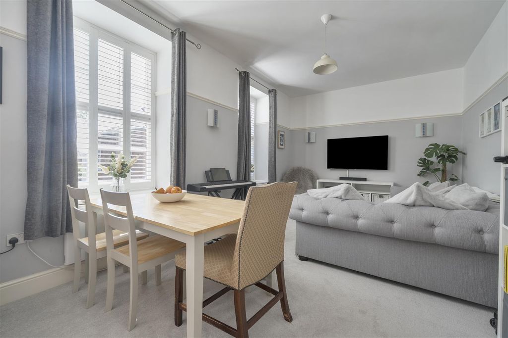 Property photo 3 of 24 1363568-7-68E3c7d6B6Fbd.Jpg