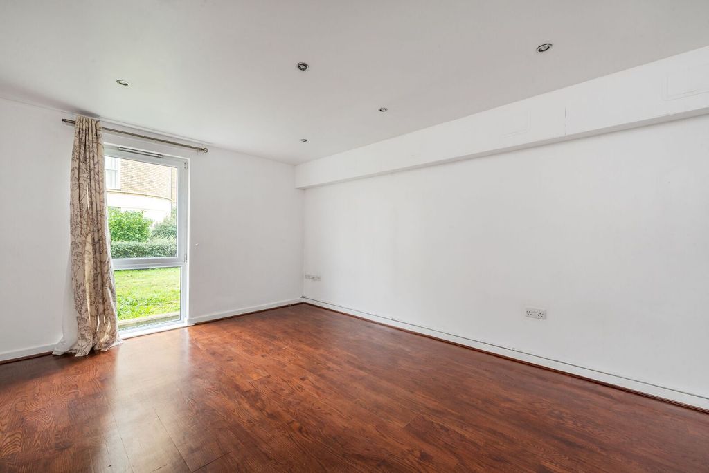 Property photo 2 of 6