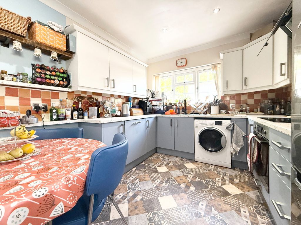 Property photo 3 of 23