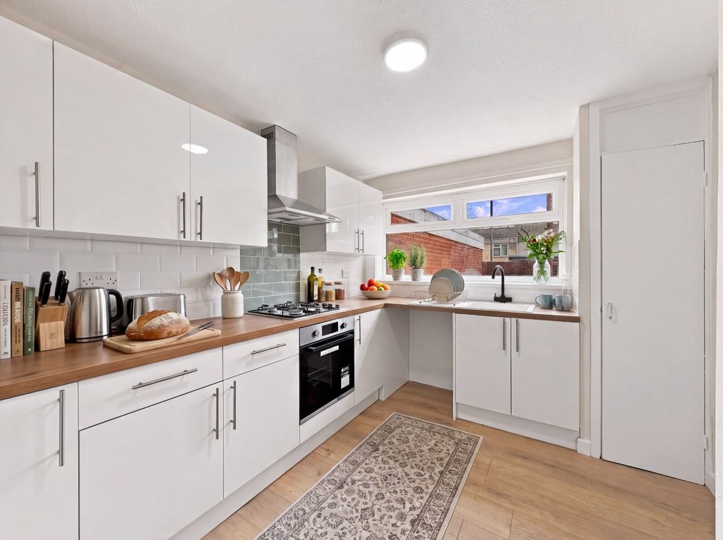 Property photo 2 of 20 5399191