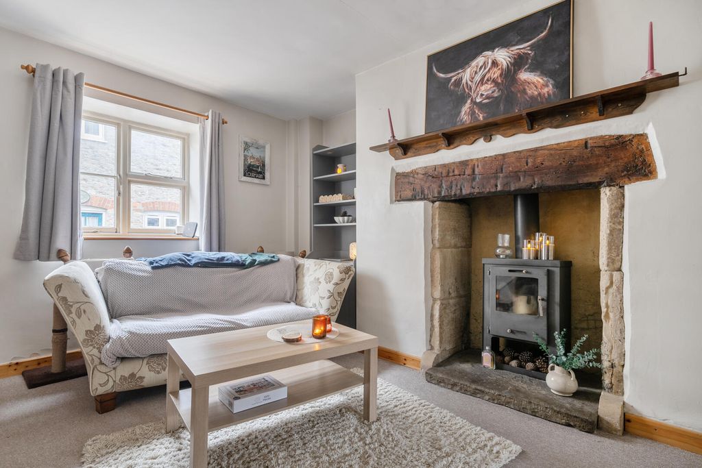 Property photo 3 of 17 Living Room