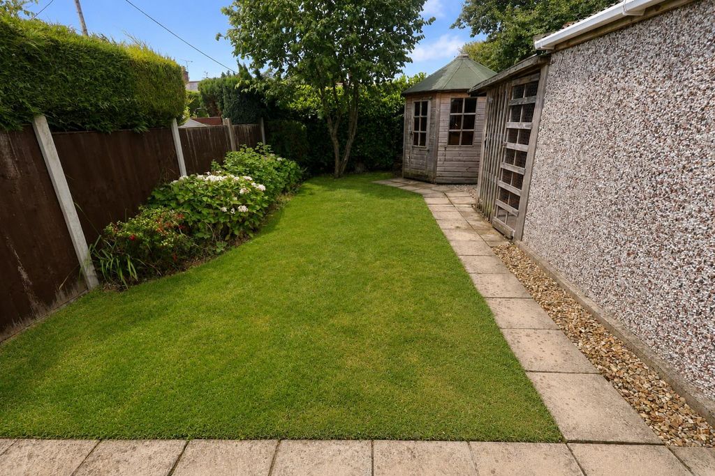 Property photo 2 of 10 Externally