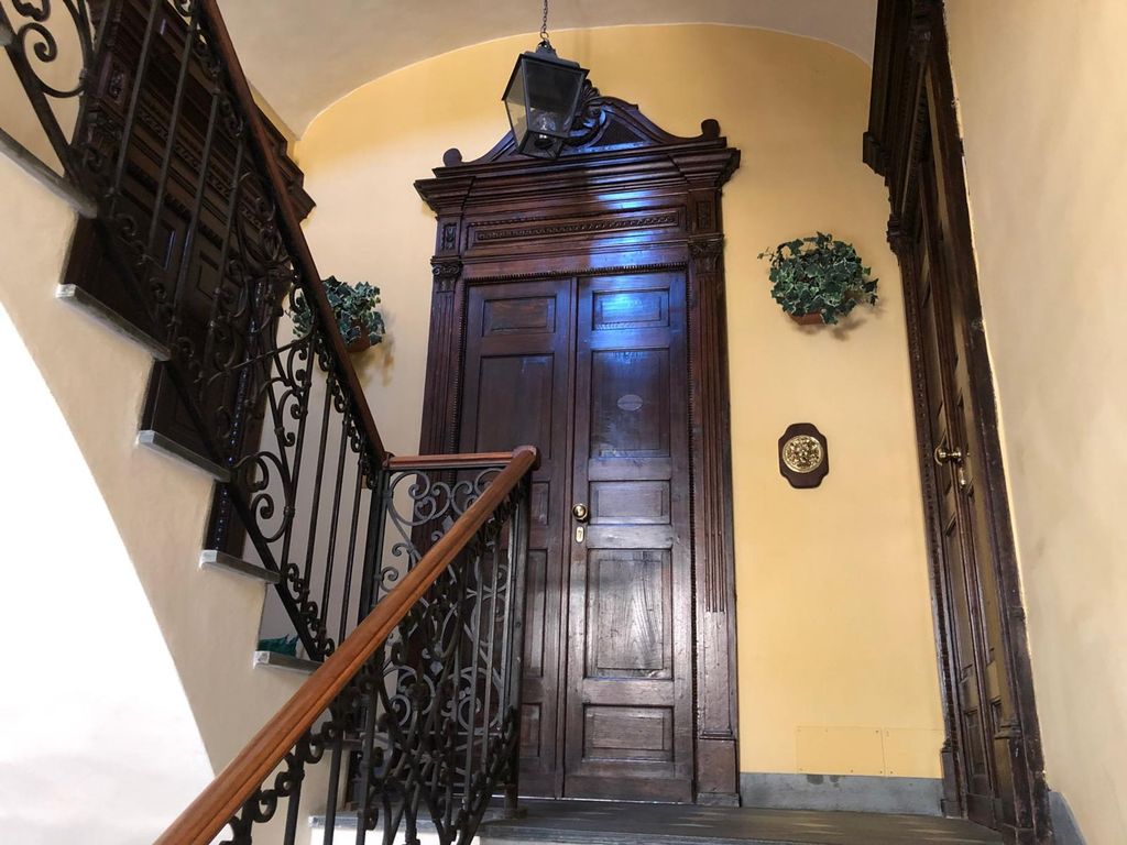 Property photo 2 of 28