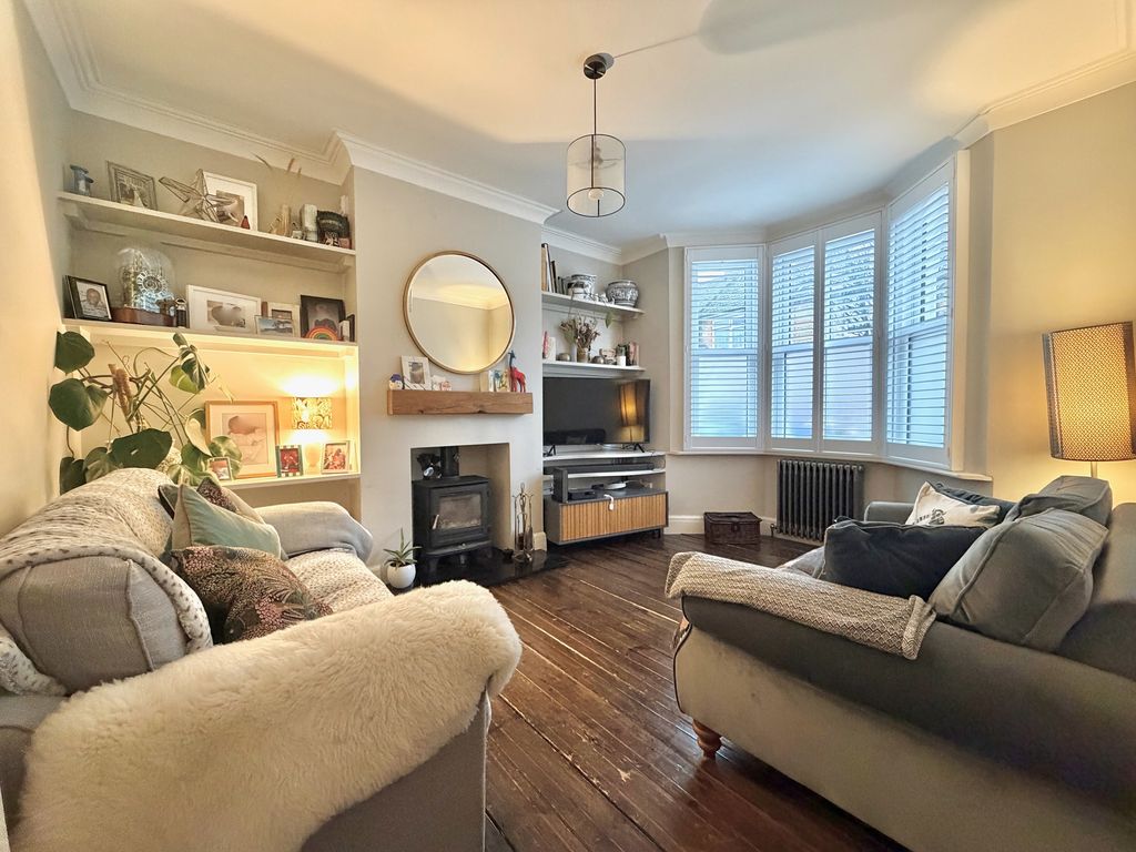 Property photo 2 of 18 Living Room