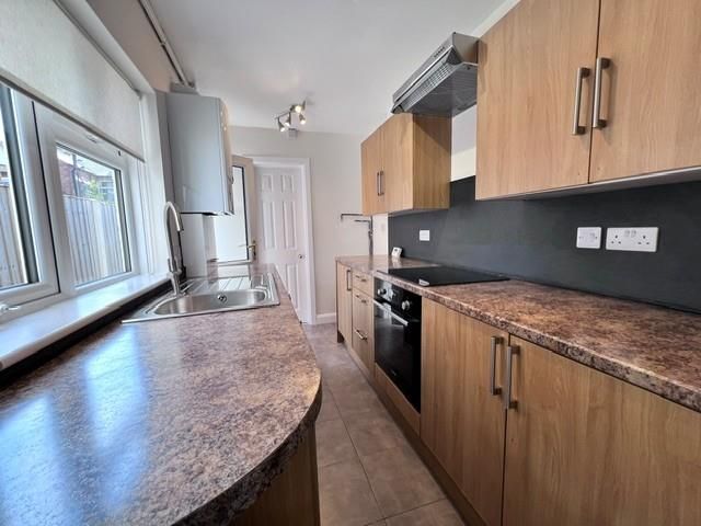 Property photo 2 of 9 Kitchen.Jpg