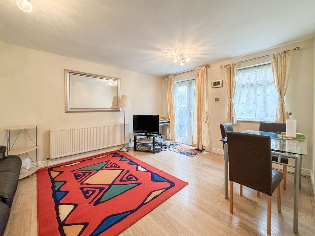 Property photo 2 of 22