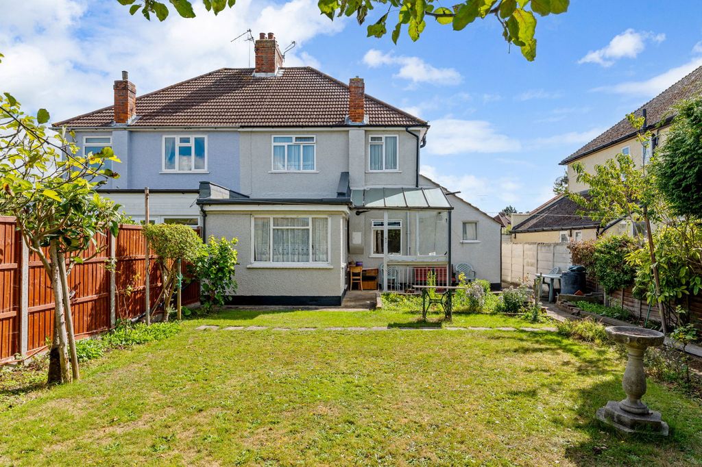 Property photo 2 of 18