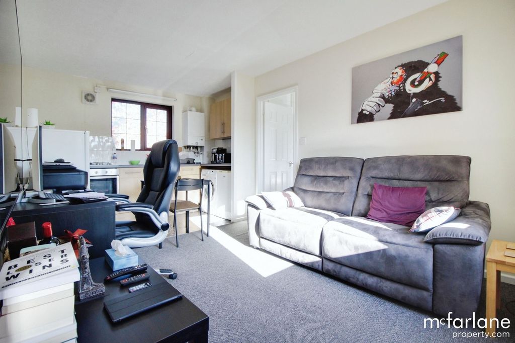 Property photo 2 of 6