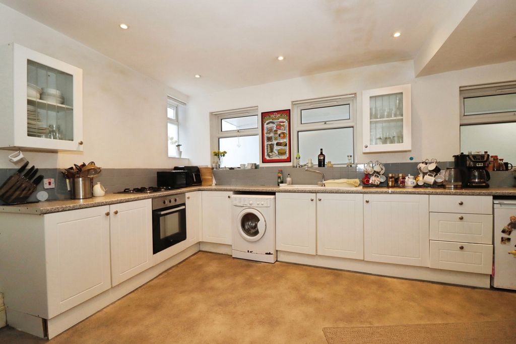 Property photo 2 of 15 Pbox-Img.Jpg