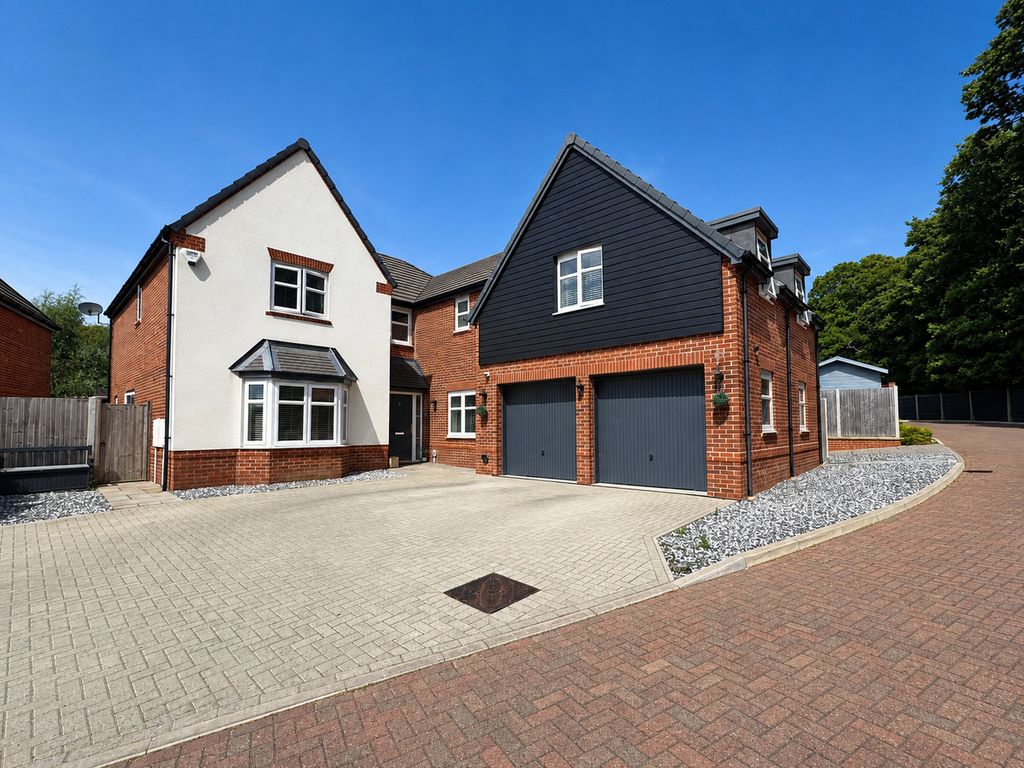 Property photo 1 of 45