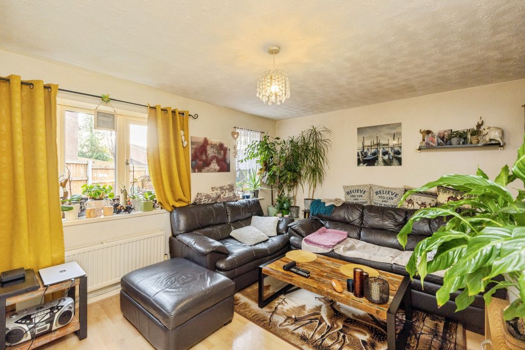 Property photo 2 of 15