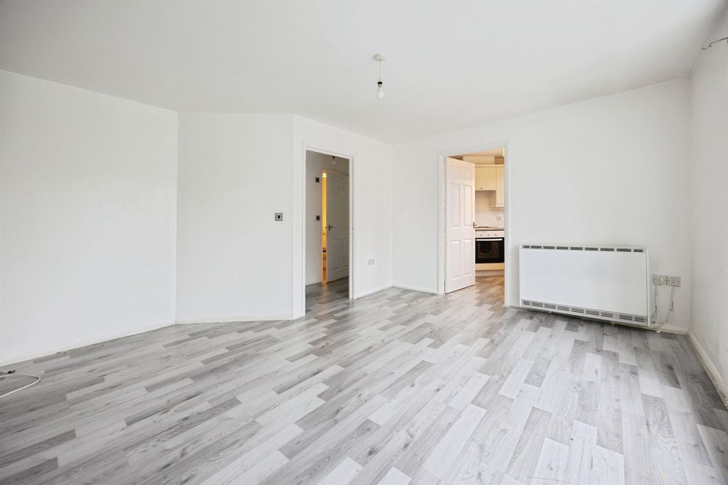 Property photo 3 of 12