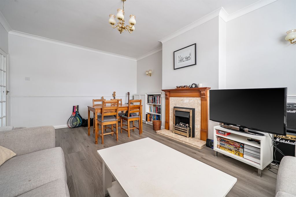 Property photo 3 of 12