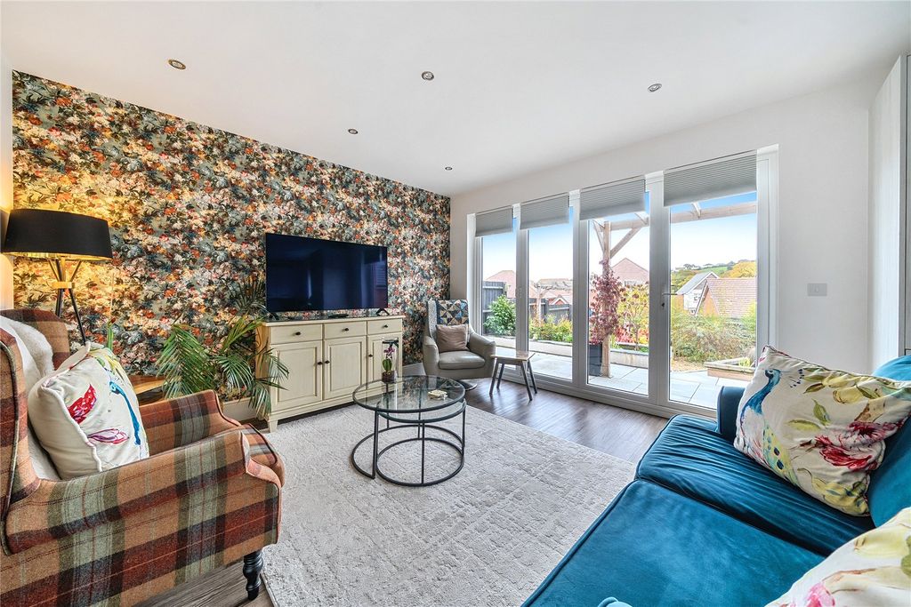 Property photo 2 of 13 Family Area