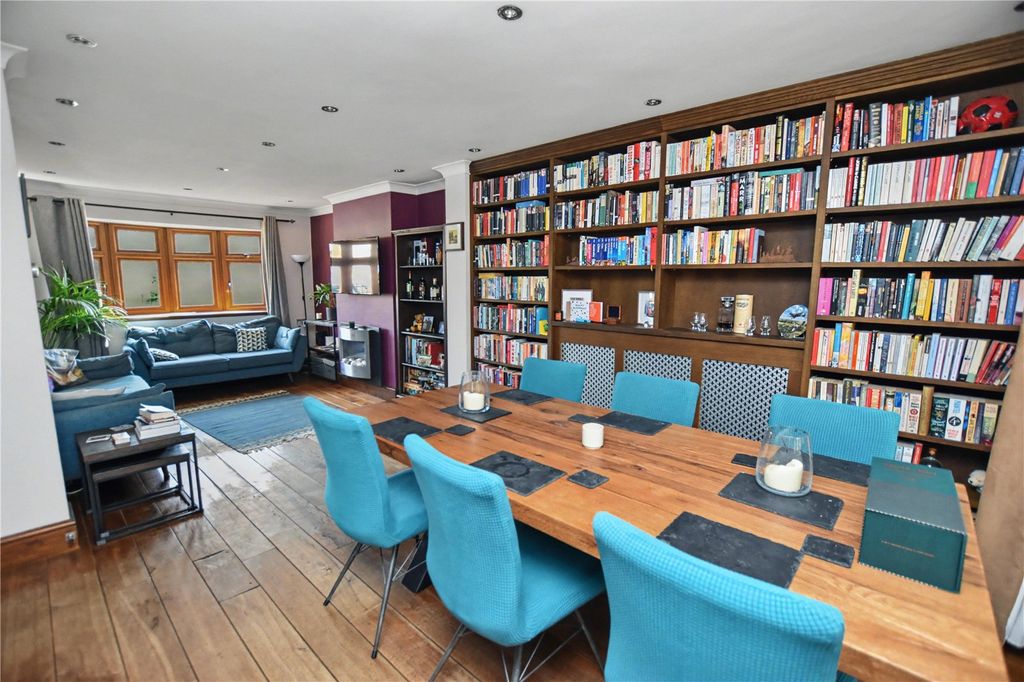 Property photo 3 of 20 Picture No. 11